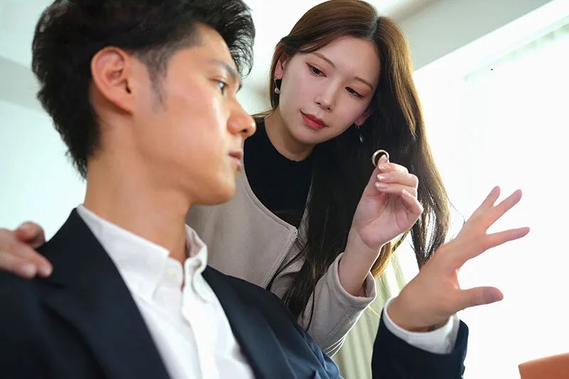 Vợ yêu đi đi chơi, ông chồng ở nhà bị nhỏ em vợ yêu gạ quan hệ không trượt phát nào